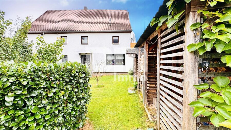 (R)eserviert!Altengerechtes teilsaniertes Einfamilienhaus auf einer Ebene - Vorgartenbereich